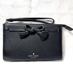 Authentic KATE SPADE ♠️ wristlet